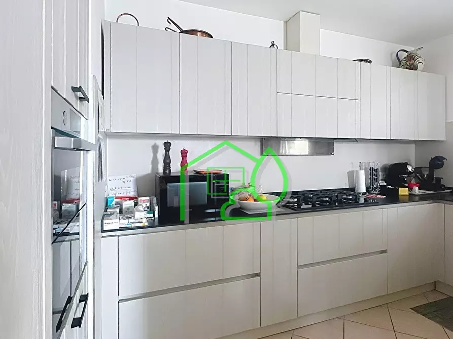 Immagine 25 di Mansarda in vendita  a Viareggio