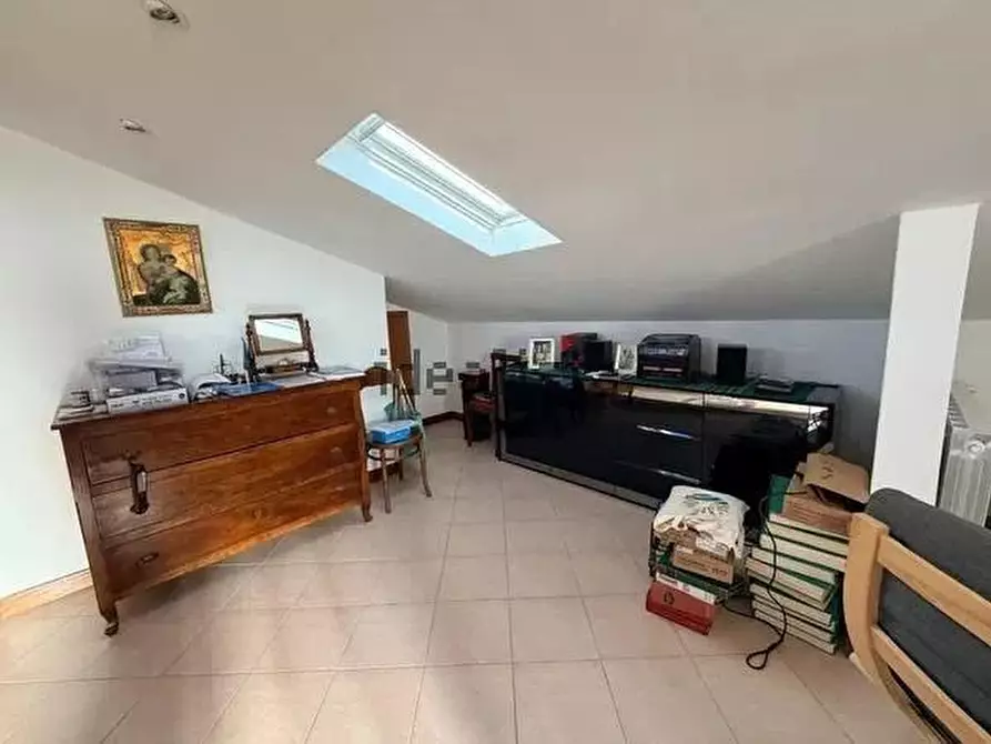 Immagine 9 di Mansarda in vendita  a Viareggio