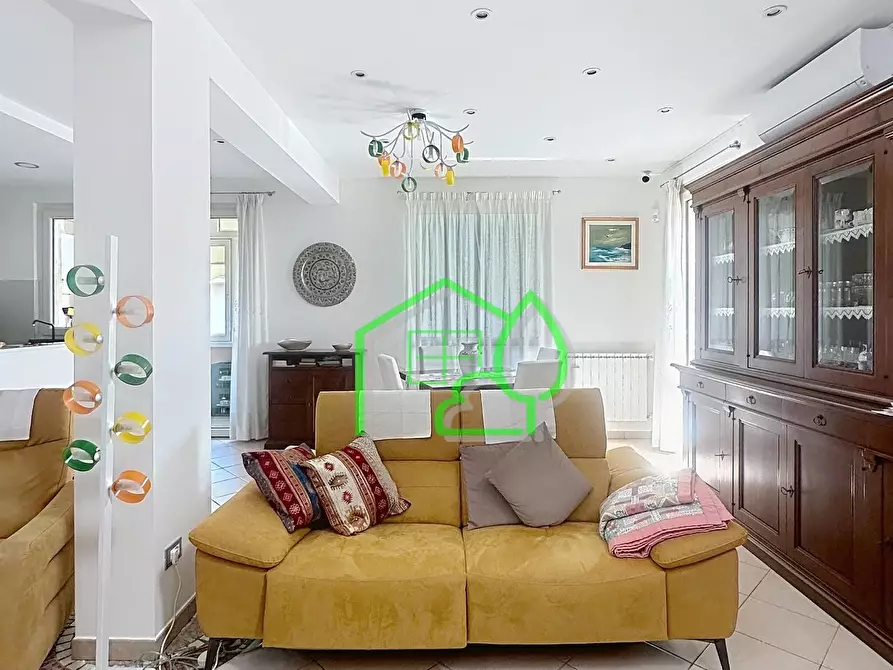 Immagine 21 di Mansarda in vendita  a Viareggio