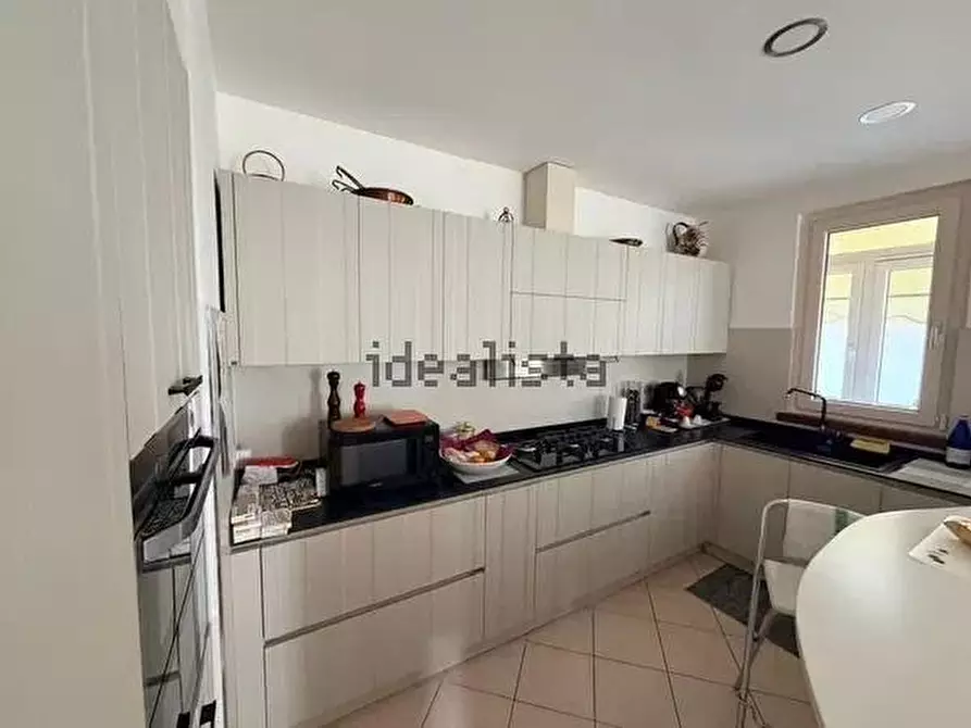 Immagine 4 di Mansarda in vendita  a Viareggio