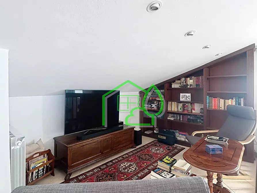 Immagine 37 di Mansarda in vendita  a Viareggio