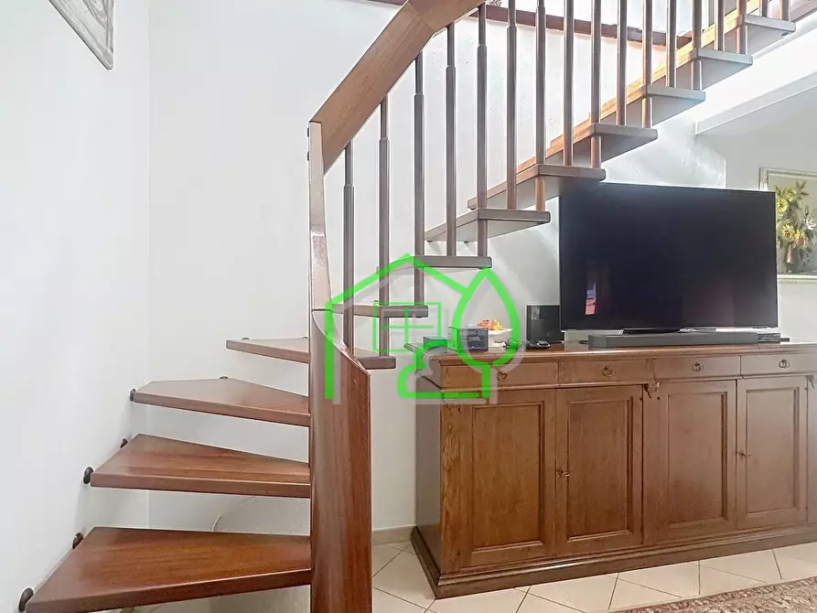 Immagine 33 di Mansarda in vendita  a Viareggio