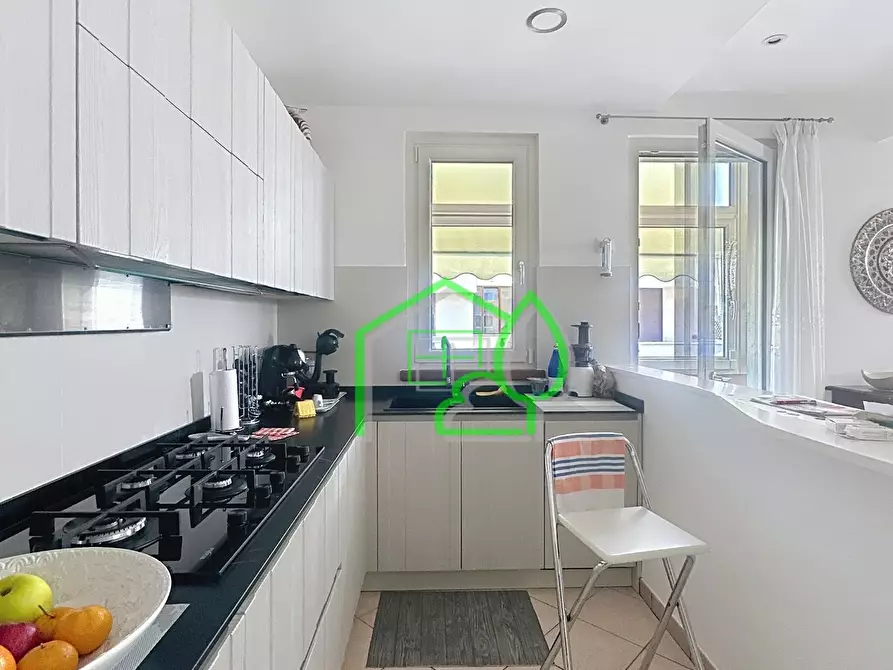 Immagine 26 di Mansarda in vendita  a Viareggio