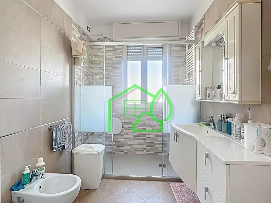 Immagine 17 di Mansarda in vendita  a Viareggio