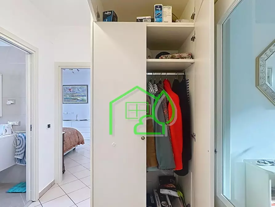 Immagine 49 di Mansarda in vendita  a Viareggio