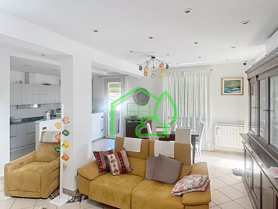 Immagine 47 di Mansarda in vendita  a Viareggio