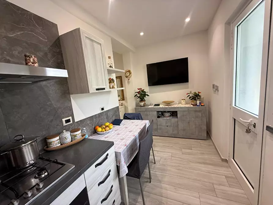 Immagine 14 di Villa in vendita  a Massa