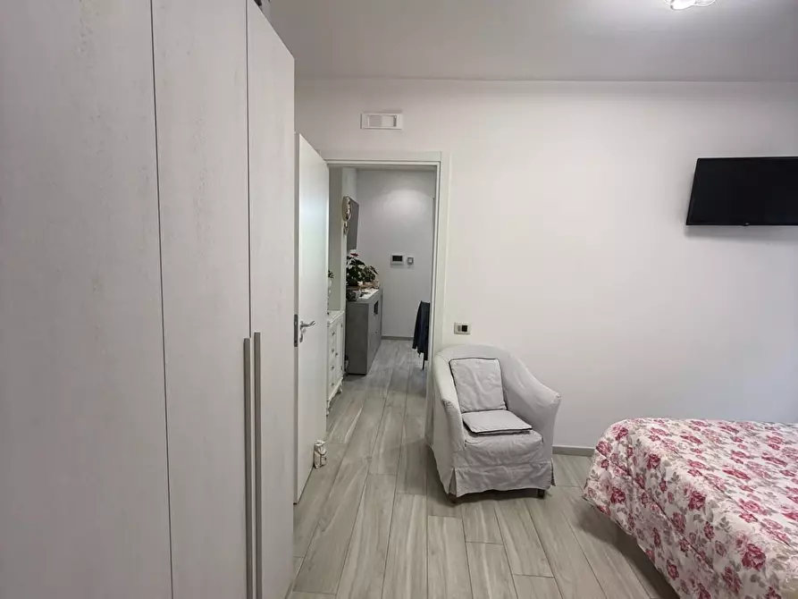 Immagine 8 di Villa in vendita  a Massa