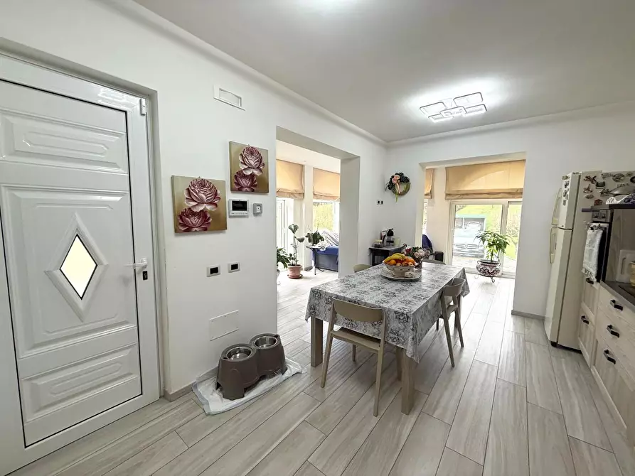 Immagine 18 di Villa in vendita  a Massa