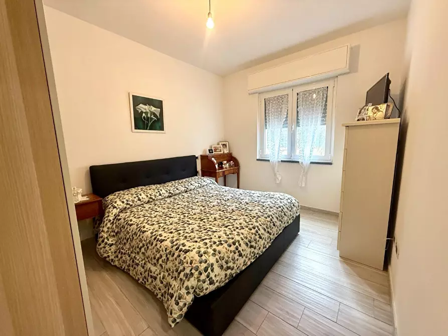 Immagine 1 di Villa in vendita  a Massa