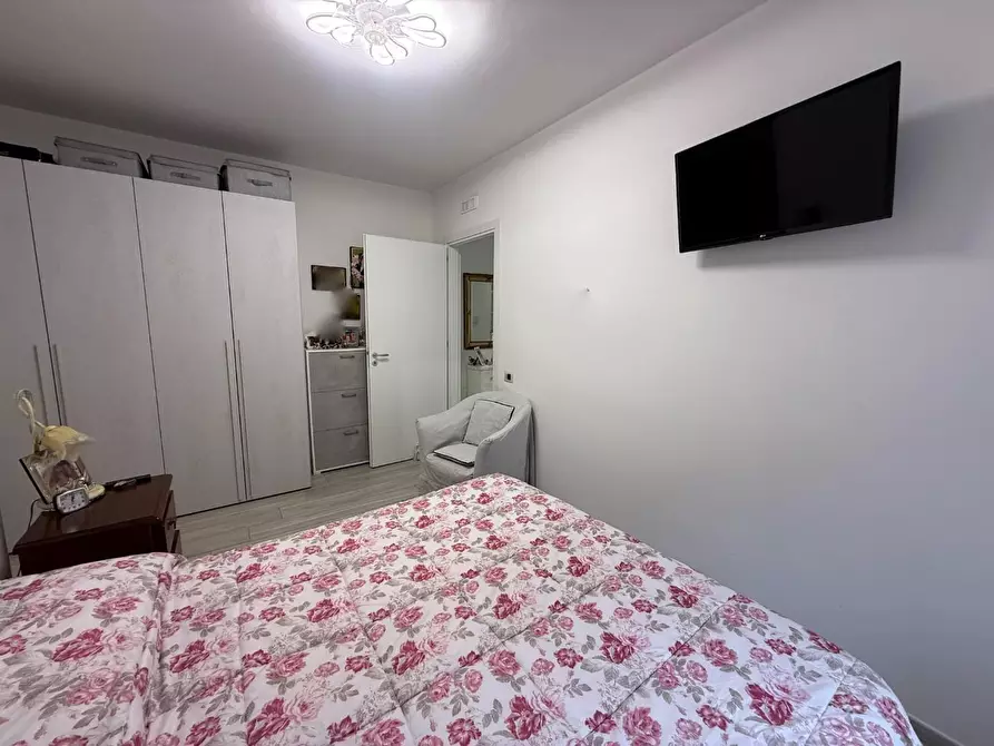 Immagine 10 di Villa in vendita  a Massa