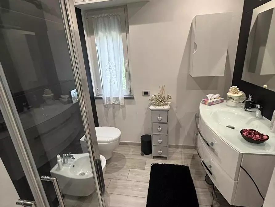 Immagine 7 di Villa in vendita  a Massa