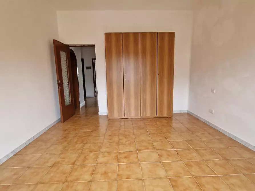 Immagine 12 di Appartamento in vendita  a Carrara