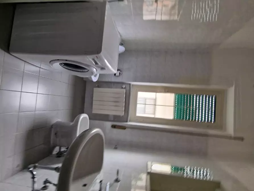 Immagine 18 di Appartamento in vendita  a Carrara