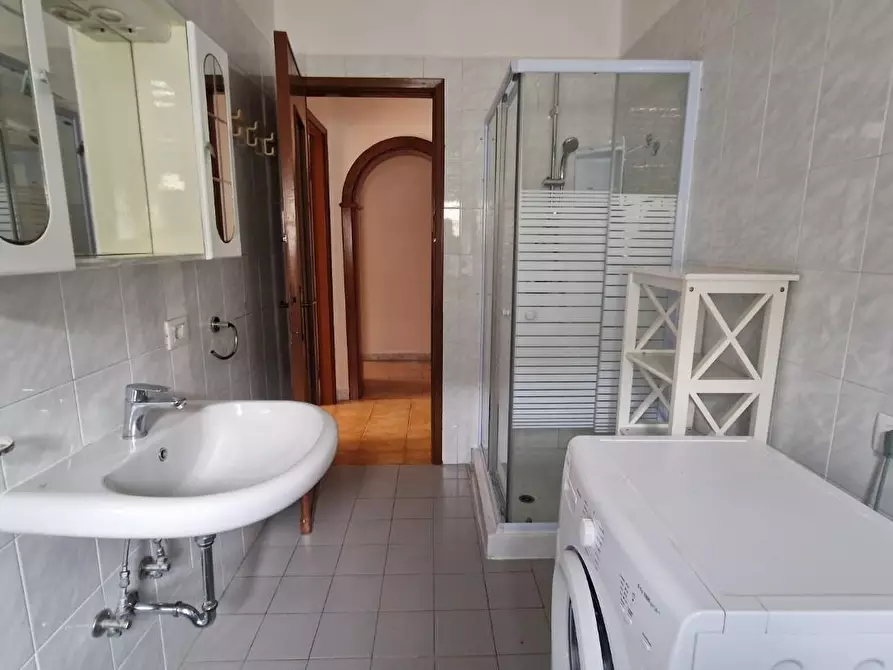 Immagine 16 di Appartamento in vendita  a Carrara