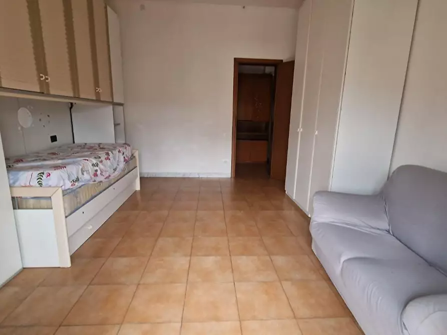 Immagine 2 di Appartamento in vendita  a Carrara