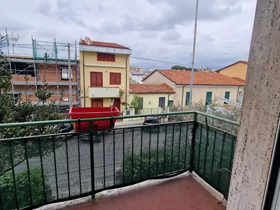 Immagine 4 di Appartamento in vendita  a Carrara