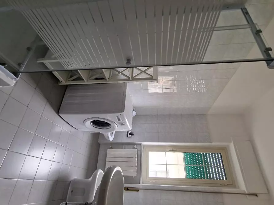 Immagine 19 di Appartamento in vendita  a Carrara