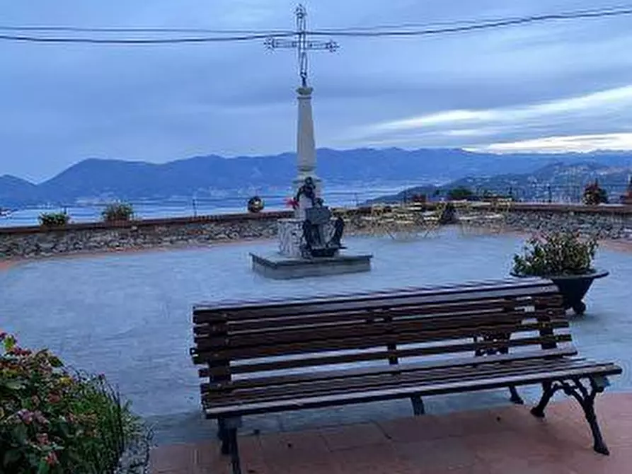 Immagine 24 di Appartamento in vendita  a Lerici