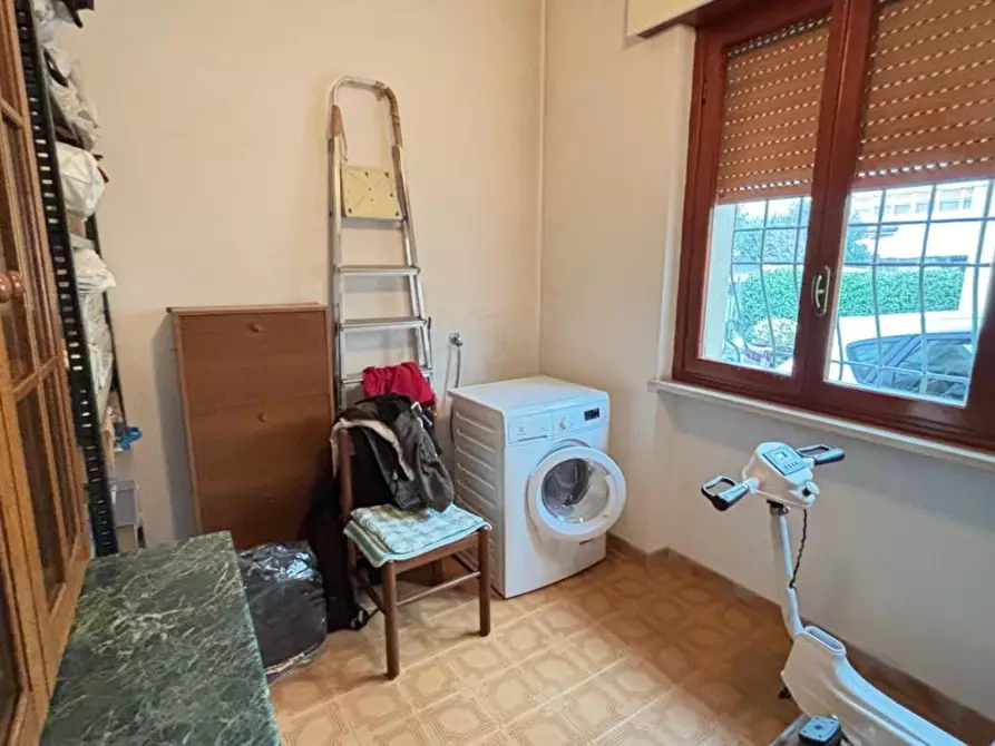 Immagine 21 di Villa in vendita  a Porcari