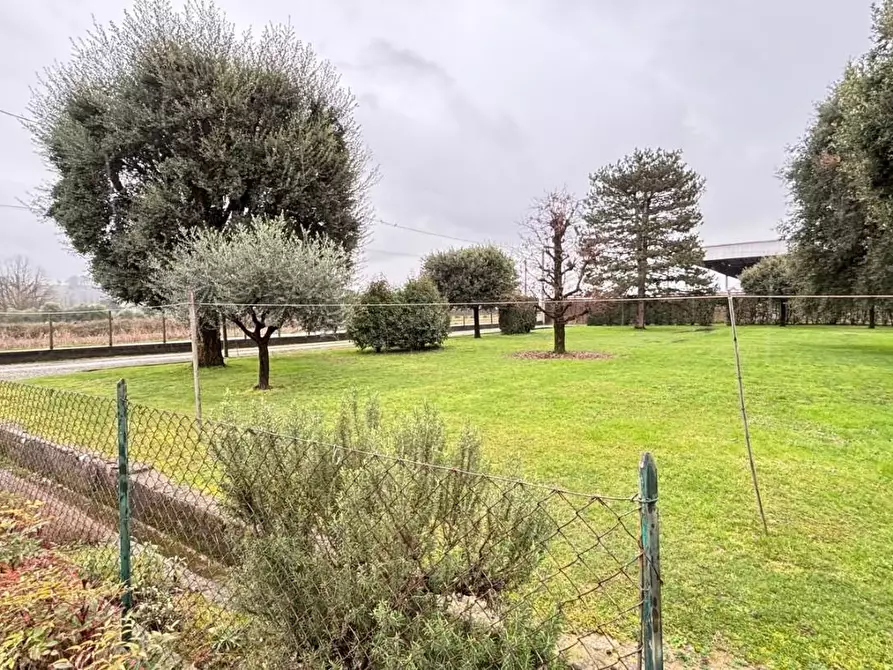 Immagine 27 di Villa in vendita  a Porcari