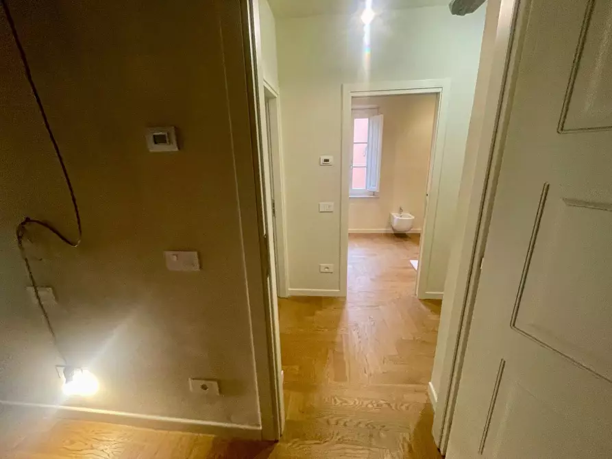 Immagine 13 di Appartamento in vendita  a Lucca