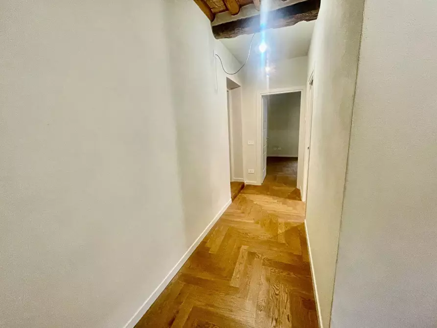Immagine 20 di Appartamento in vendita  a Lucca