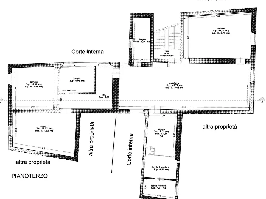 Immagine 25 di Appartamento in vendita  a Lucca