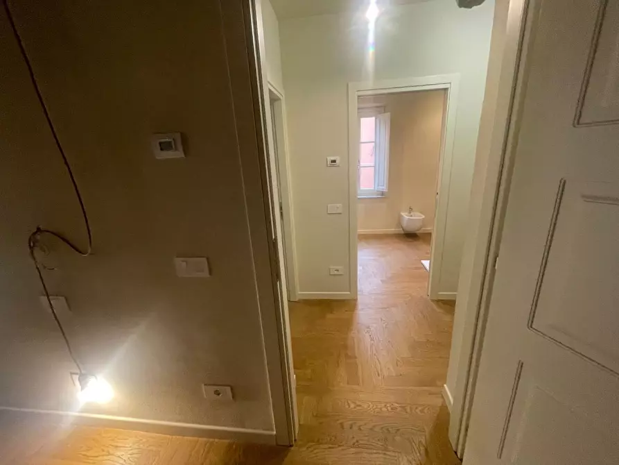 Immagine 12 di Appartamento in vendita  a Lucca