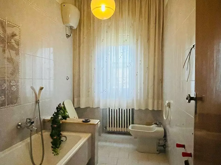 Immagine 8 di Villa in vendita  a Cascina