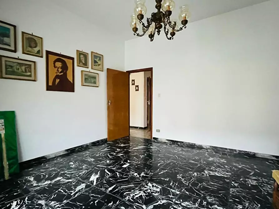 Immagine 3 di Villa in vendita  a Cascina