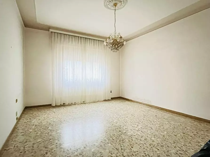 Immagine 6 di Villa in vendita  a Cascina