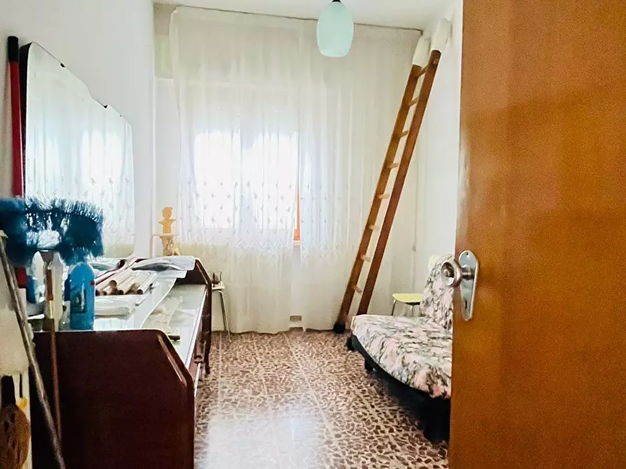 Immagine 11 di Villa in vendita  a Cascina