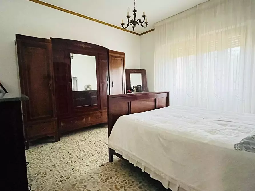 Immagine 9 di Villa in vendita  a Cascina