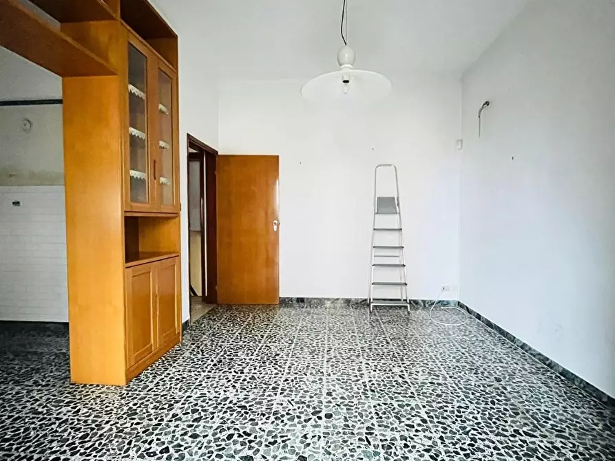 Immagine 2 di Villa in vendita  a Cascina