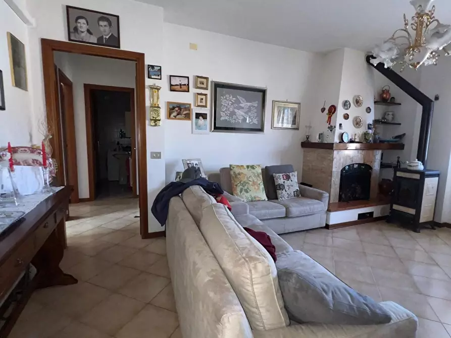 Immagine 5 di Appartamento in vendita  a Siena