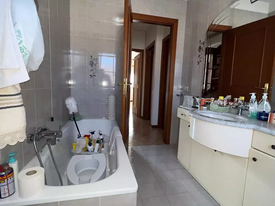 Immagine 20 di Appartamento in vendita  a Siena