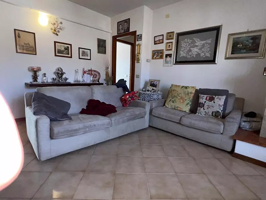 Immagine 4 di Appartamento in vendita  a Siena