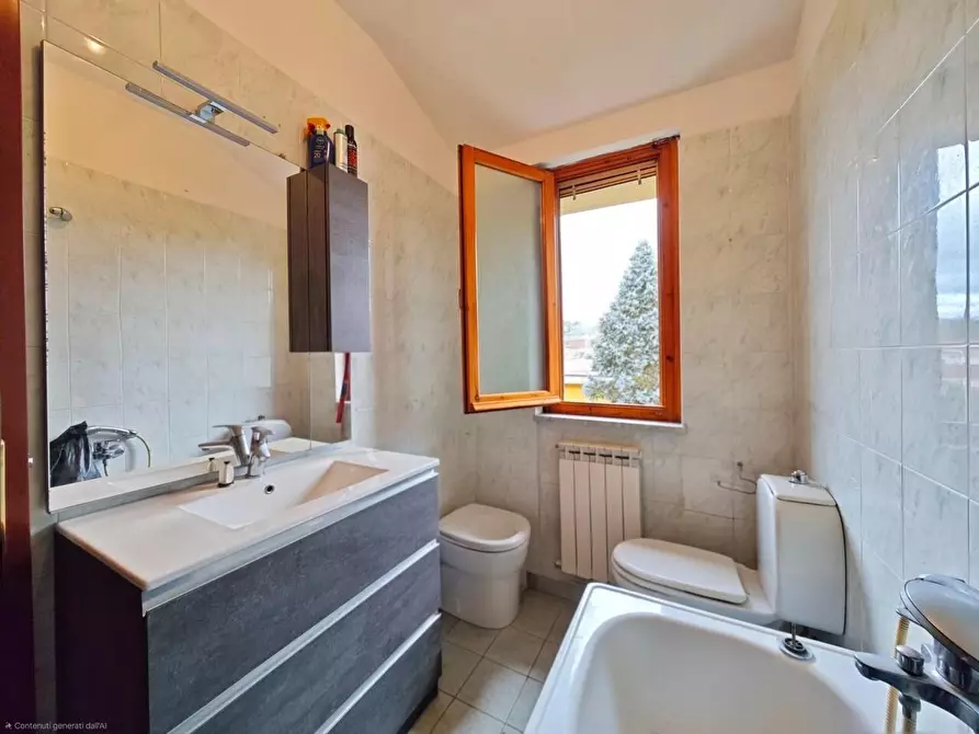 Immagine 15 di Appartamento in vendita  a Sarzana