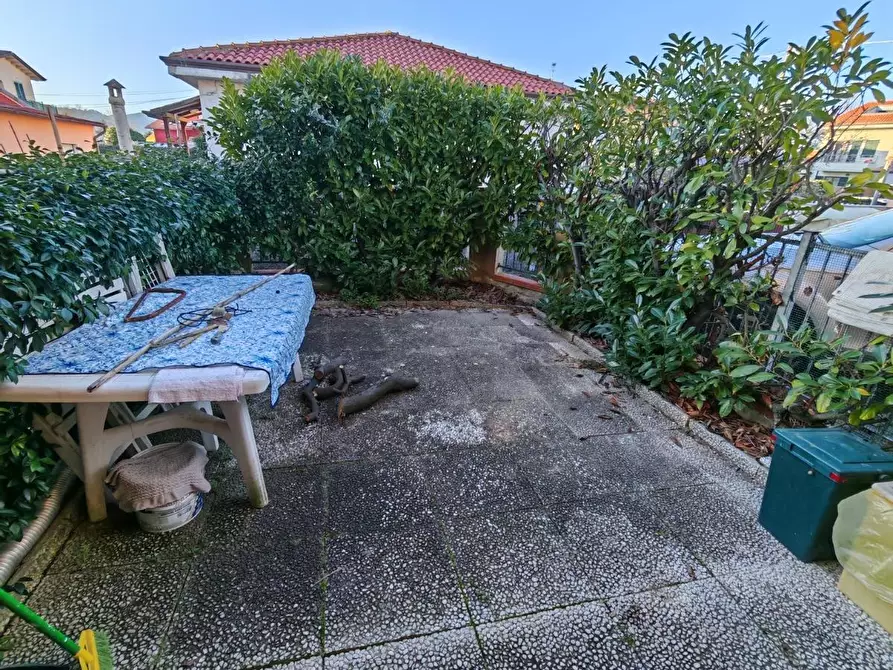 Immagine 14 di Appartamento in affitto  a Carrara