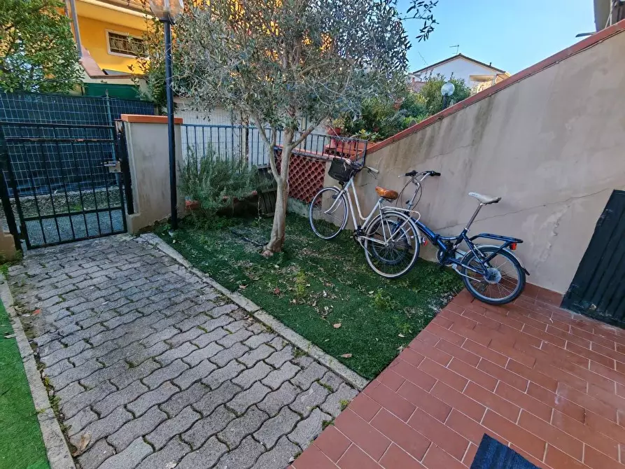 Immagine 6 di Appartamento in affitto  a Carrara