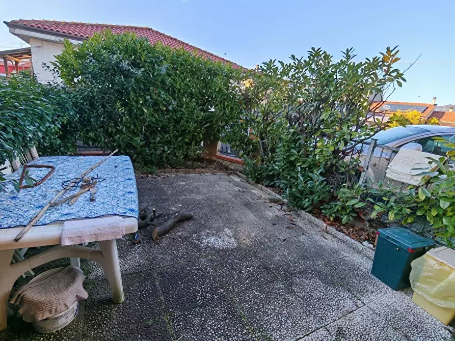 Immagine 11 di Appartamento in affitto  a Carrara