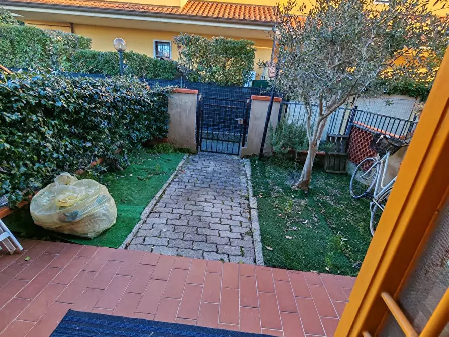 Immagine 5 di Appartamento in affitto  a Carrara