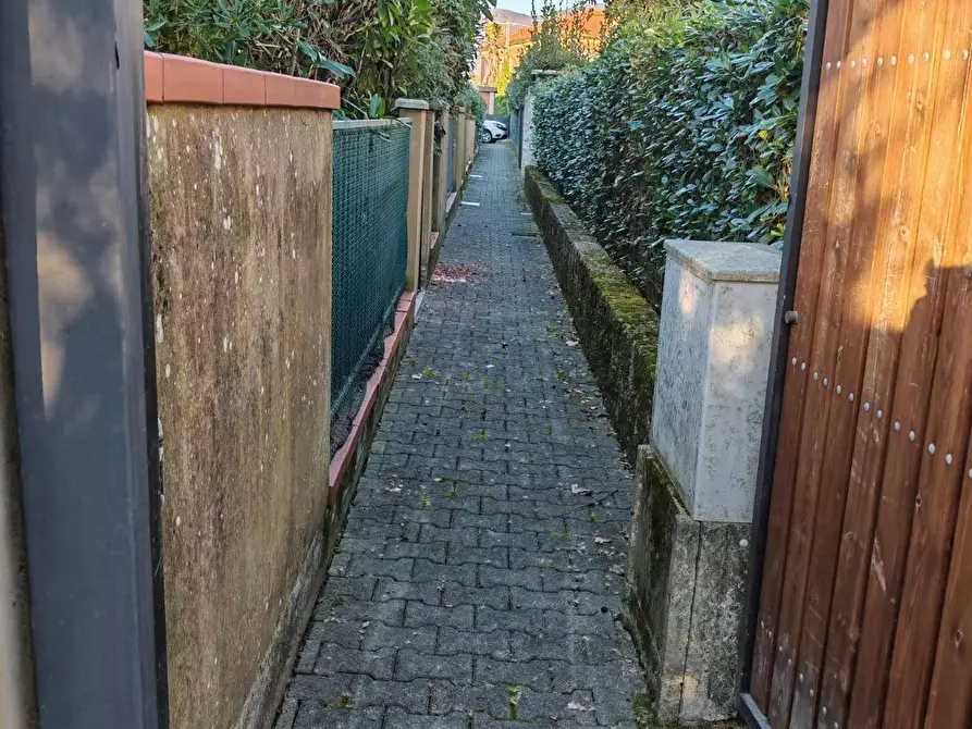 Immagine 16 di Appartamento in affitto  a Carrara