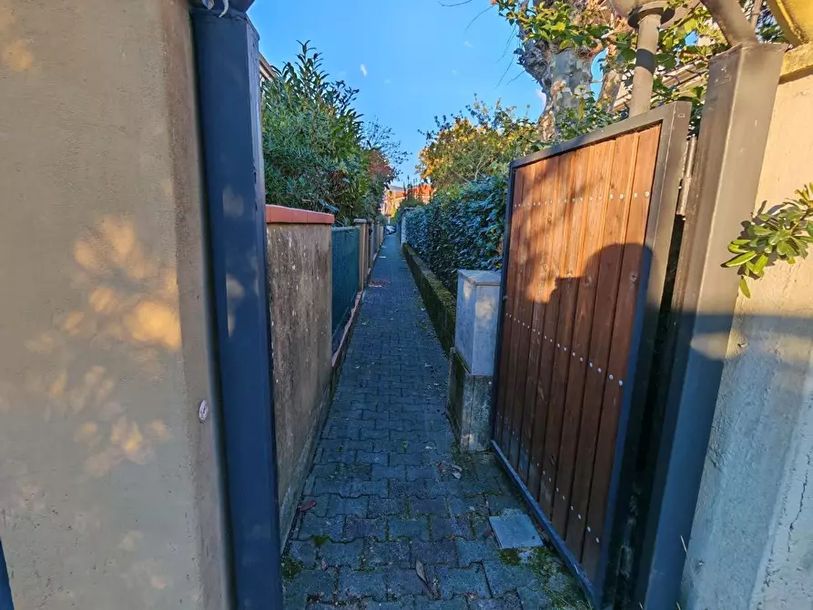 Immagine 9 di Appartamento in affitto  a Carrara