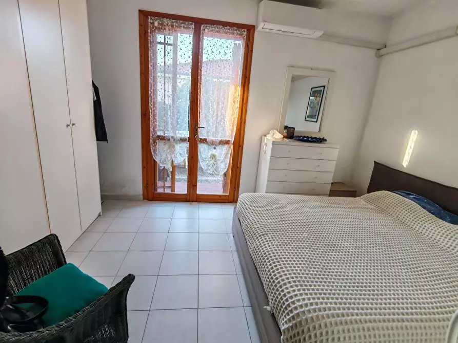 Immagine 17 di Appartamento in affitto  a Carrara