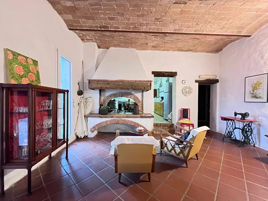 Immagine 8 di Casa colonica in vendita  a Vinci