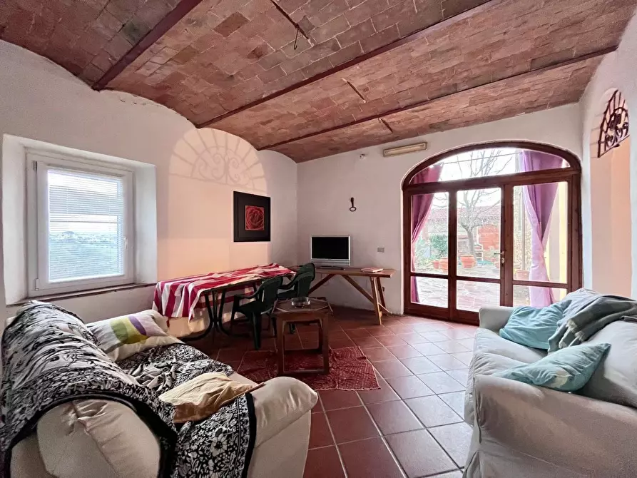 Immagine 30 di Casa colonica in vendita  a Vinci