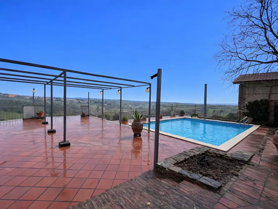 Immagine 35 di Casa colonica in vendita  a Vinci