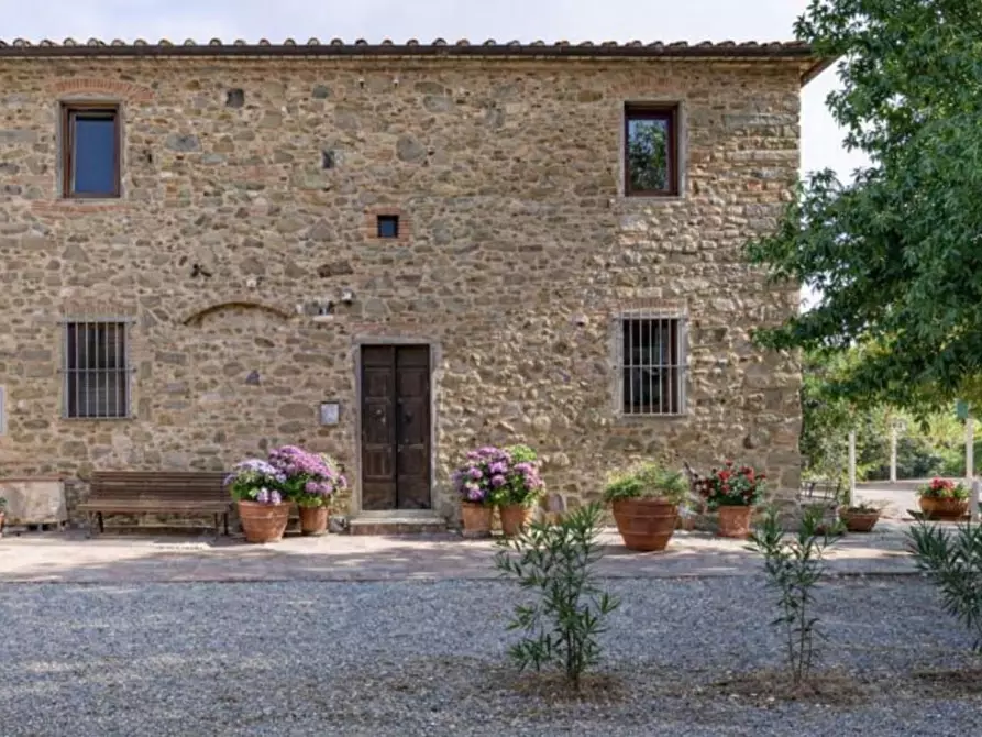 Immagine 2 di Casa colonica in vendita  a Vinci